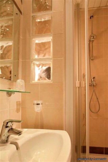 Eiffel Villa Garibaldi Paris Rom bilde